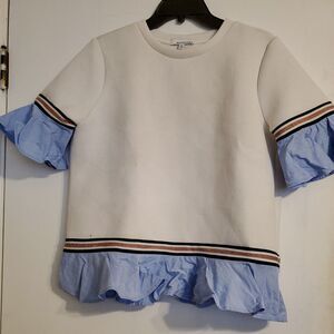 Moelleux White Top With Flare Short Sleeve Size Medium